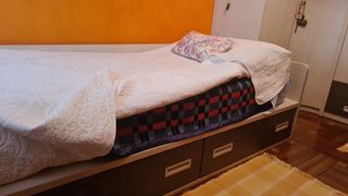 Dormitorio juvenil casi nuevo