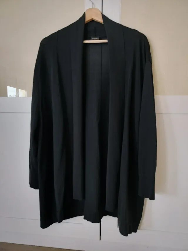 Chaqueta negra talla grande