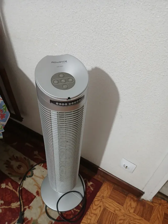 Ventilador Torre Rowenta Plata y Negro