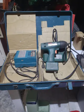 Taladro Makita 6931 D con cargador