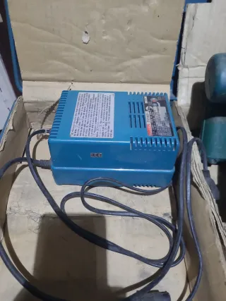 Taladro Makita 6931 D con cargador