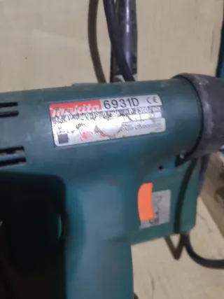 Taladro Makita 6931 D con cargador