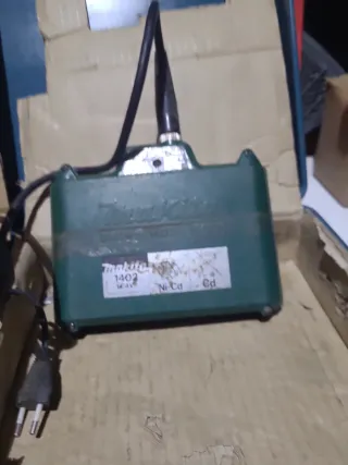 Taladro Makita 6931 D con cargador