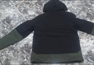 Cazadora Jack&Jones Negra y Verde Talla XS. Nueva