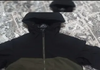 Cazadora Jack&Jones Negra y Verde Talla XS. Nueva