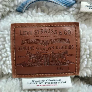 Levi's Sherpa Trucker Premium Jacket Oversized Fit