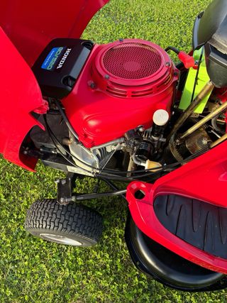 Tractor cortacésped Honda V-Twin 2315