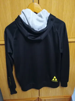 Chaqueta Fischer Negra con Capucha por 10€