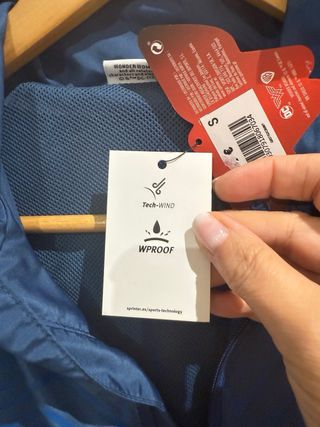 Cortavientos Wonder Woman azul