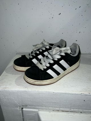Zapatillas Adidas 1€ (precio negociable)