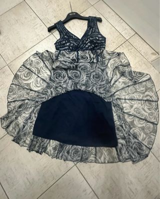 Abito elegante blu e bianco