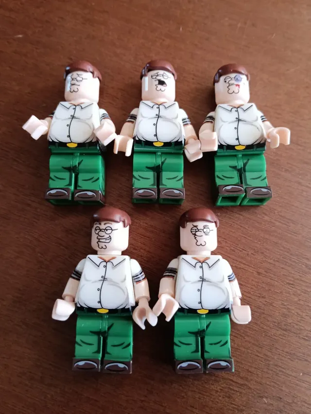 Lote 5 minifiguras Peter Griffin Family Guy