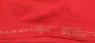 Top deportivo Desigual rojo