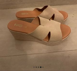 Cuñas beige y marrón talla 38
