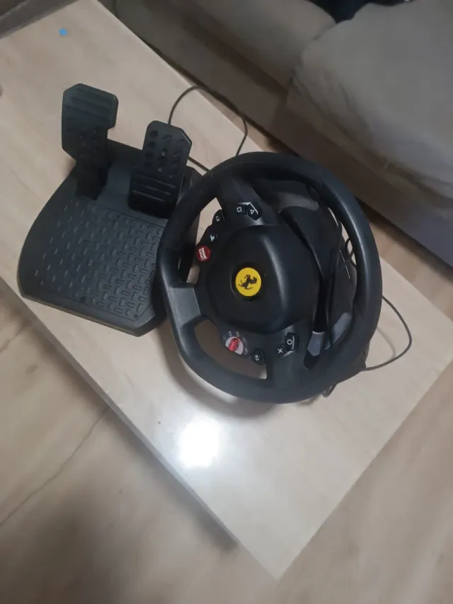 Volante Thrustmaster T80 Ferrari 488 GTB