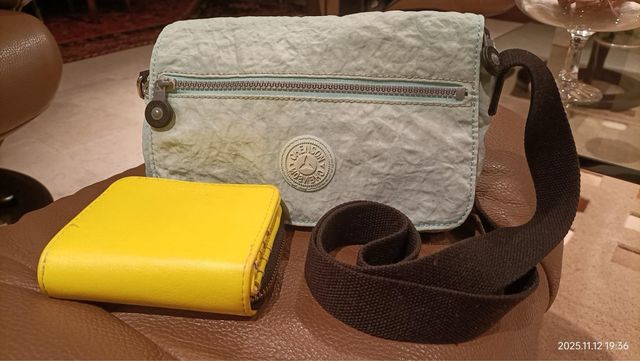 Bolso bandolera y cartera amarilla 3€