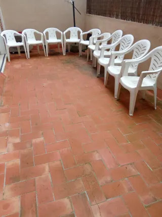 10 Sillas y 2 Mesas de Jardín Blancas