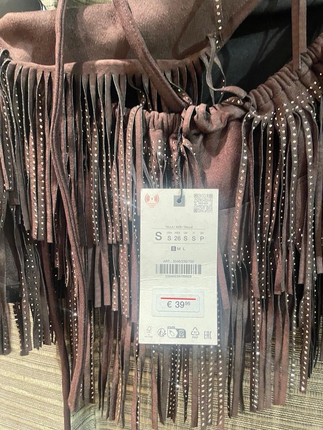 Top Zara con flecos y pedrería