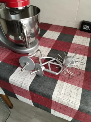 Robot amasador Kmix rojo precio negociable