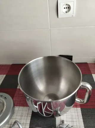 Robot amasador Kmix rojo precio negociable