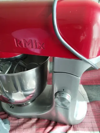 Robot amasador Kmix rojo precio negociable