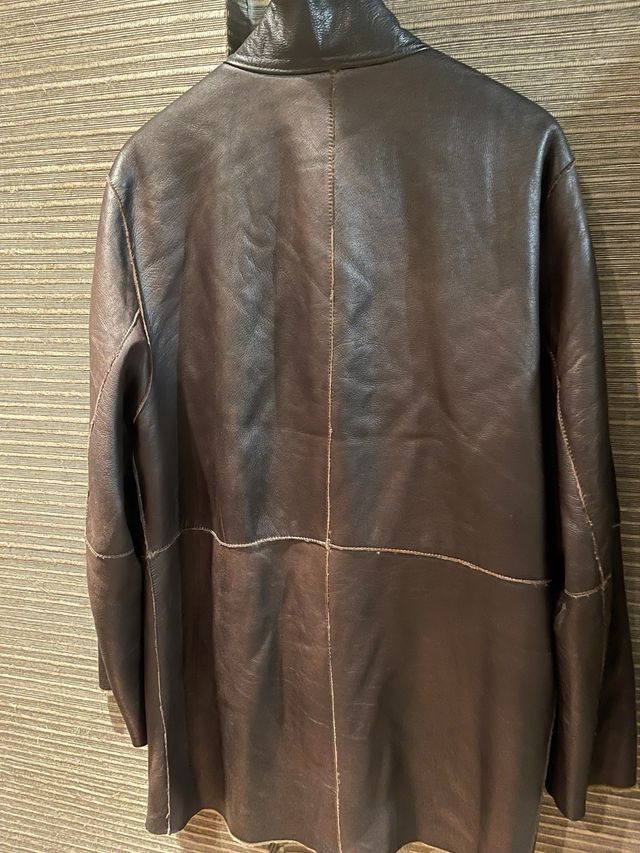 Chaquetón de piel marrón