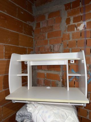 Escritorio tocador pared blanco