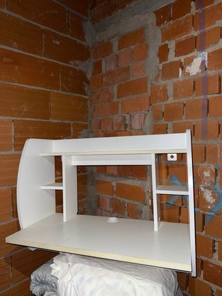 Escritorio tocador pared blanco