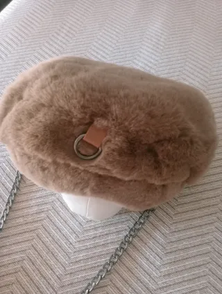 Bolso Oso Marrón con Cadena Plata