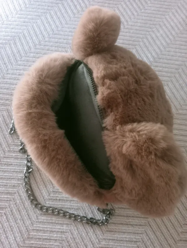 Bolso Oso Marrón con Cadena Plata