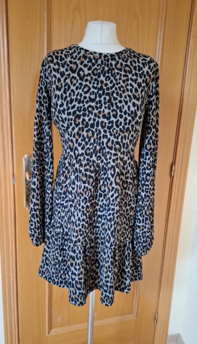 Vestido estampado leopardo Stradivarius Talla L