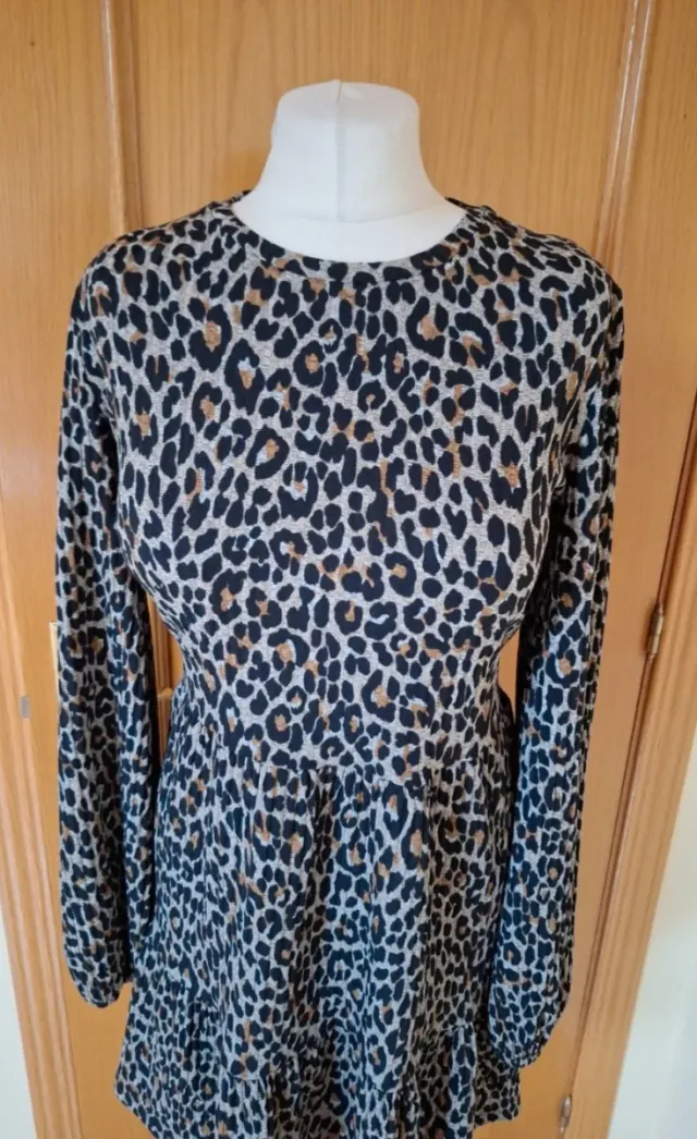 Vestido estampado leopardo Stradivarius Talla L