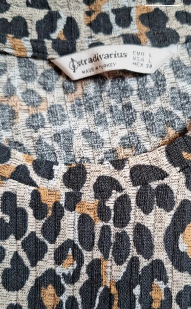 Vestido estampado leopardo Stradivarius Talla L