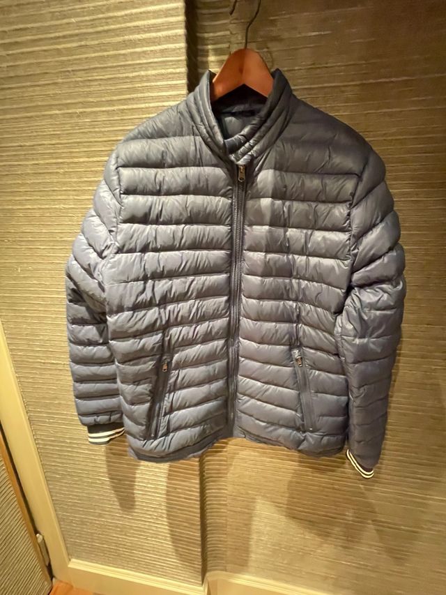 Plumas Abercrombie & Fitch Gris