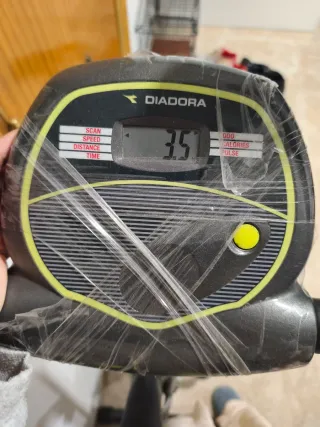 Bicicleta Estática Diadora Negra y Amarilla