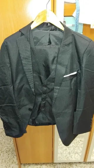 Traje chaqueta y chaleco negro