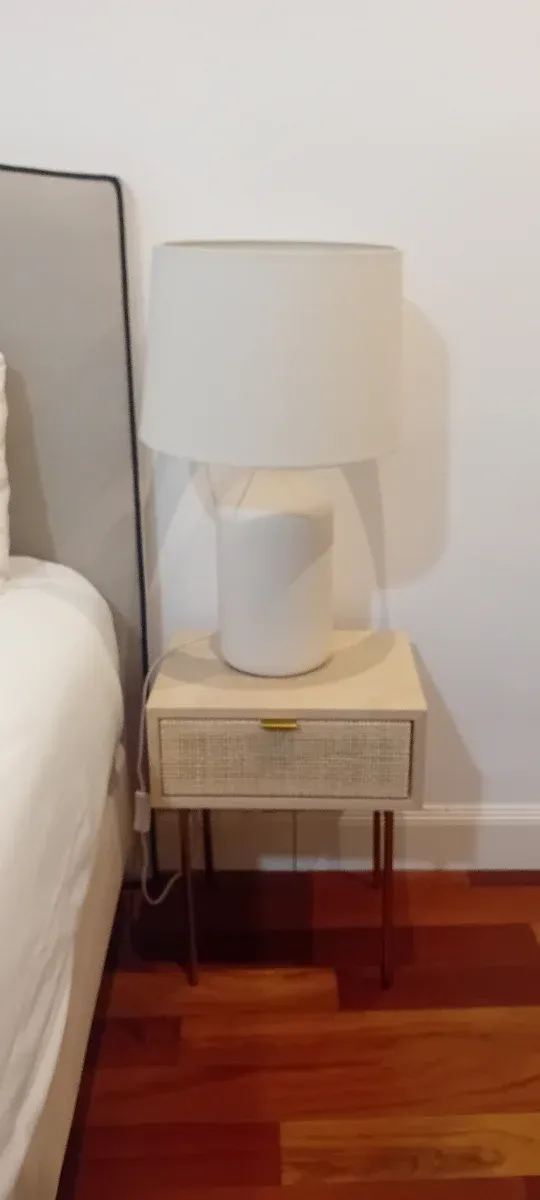 2 Mesitas de Noche Rattan y Madera