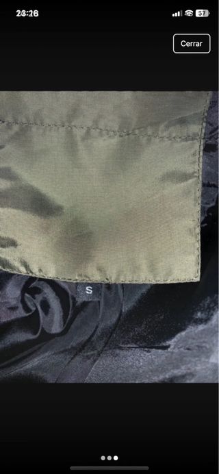 Chaqueta verde con capucha