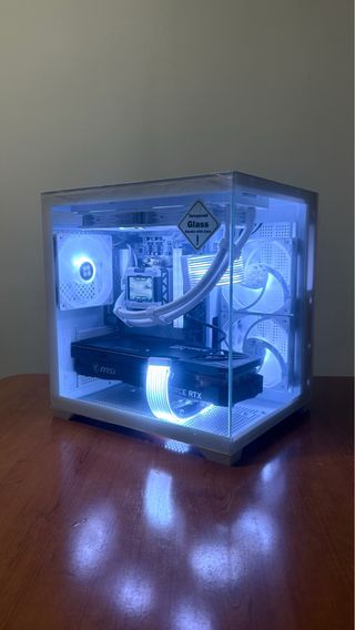 PC Gamer blanco - Ryzen 7 7700X + RTX 3070Ti