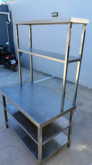 Mesa de acero con estantería VENDIDO!