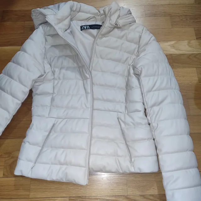 Abrigo acolchado blanco Zara Talla M