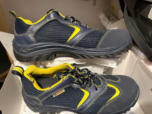 Stivali da lavoro COFRA blu e gialli, ne ho due