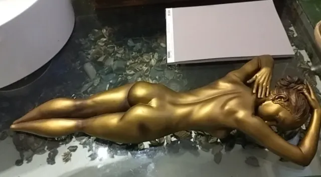 Escultura Mujer Dorada Design Toscano