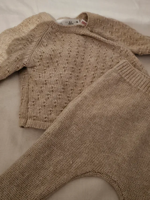 Conjunto bebé Zara punto beige 0-3 meses