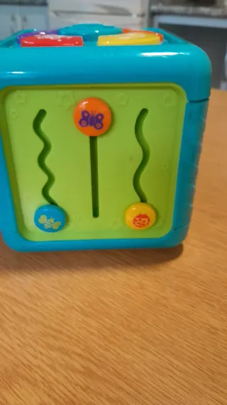 Juguete infantil interactivo con sonido