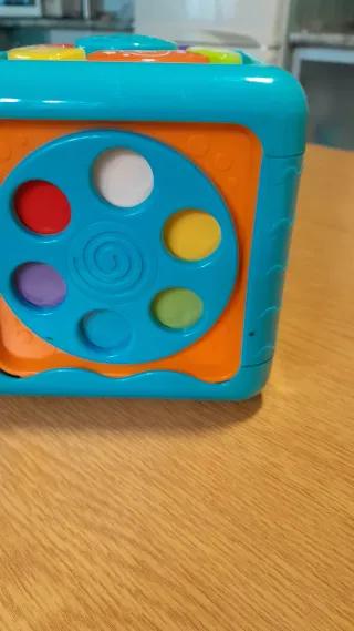 Juguete infantil interactivo con sonido