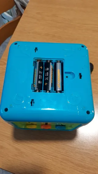 Juguete infantil interactivo con sonido