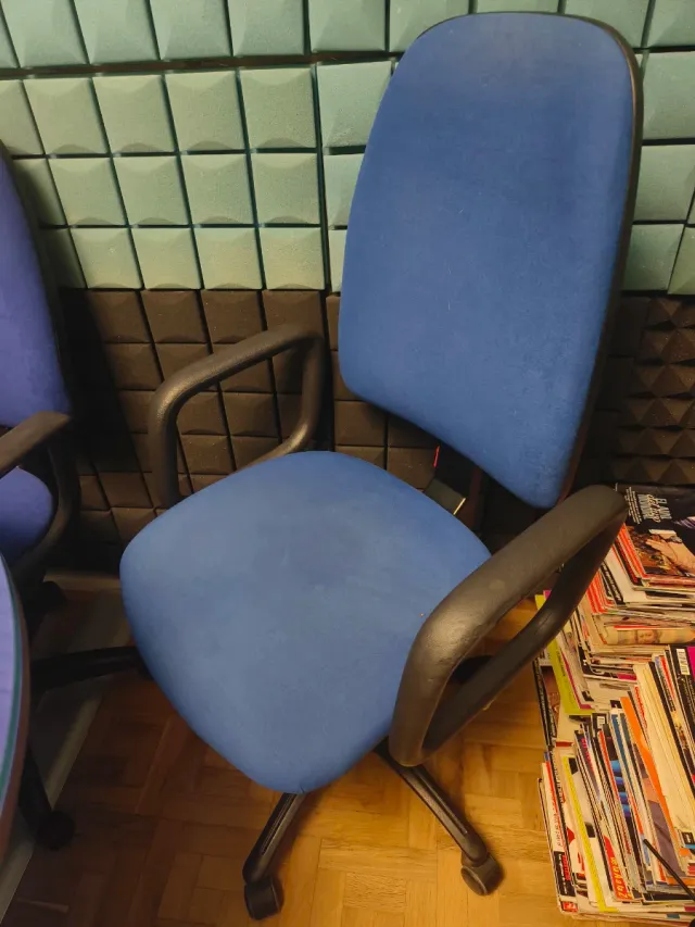 Silla de oficina azul