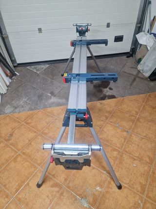 Mesa de trabajo Bosch para ingletadora