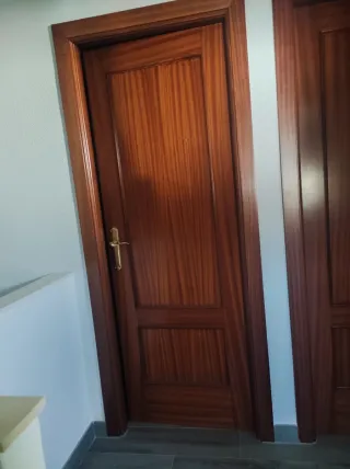 Puerta de madera interior